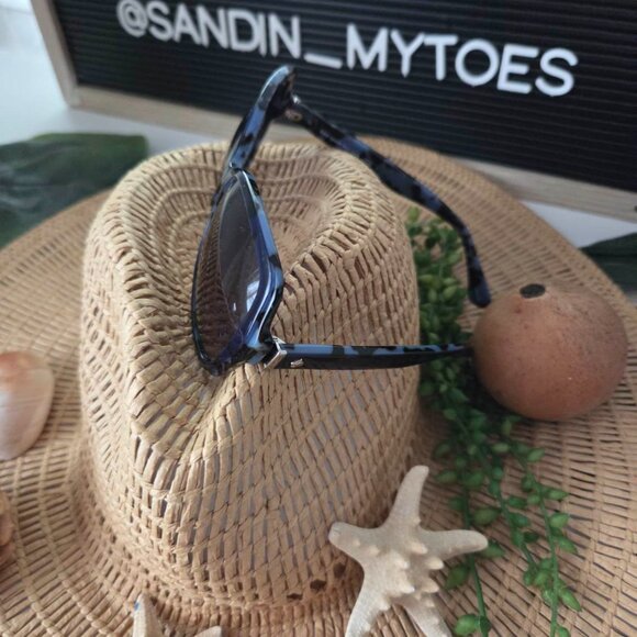 Kate Spade I Blue Karolyn/S Gradient  Oversize Lens Sunglasses J E90 56 17 140 main image 5